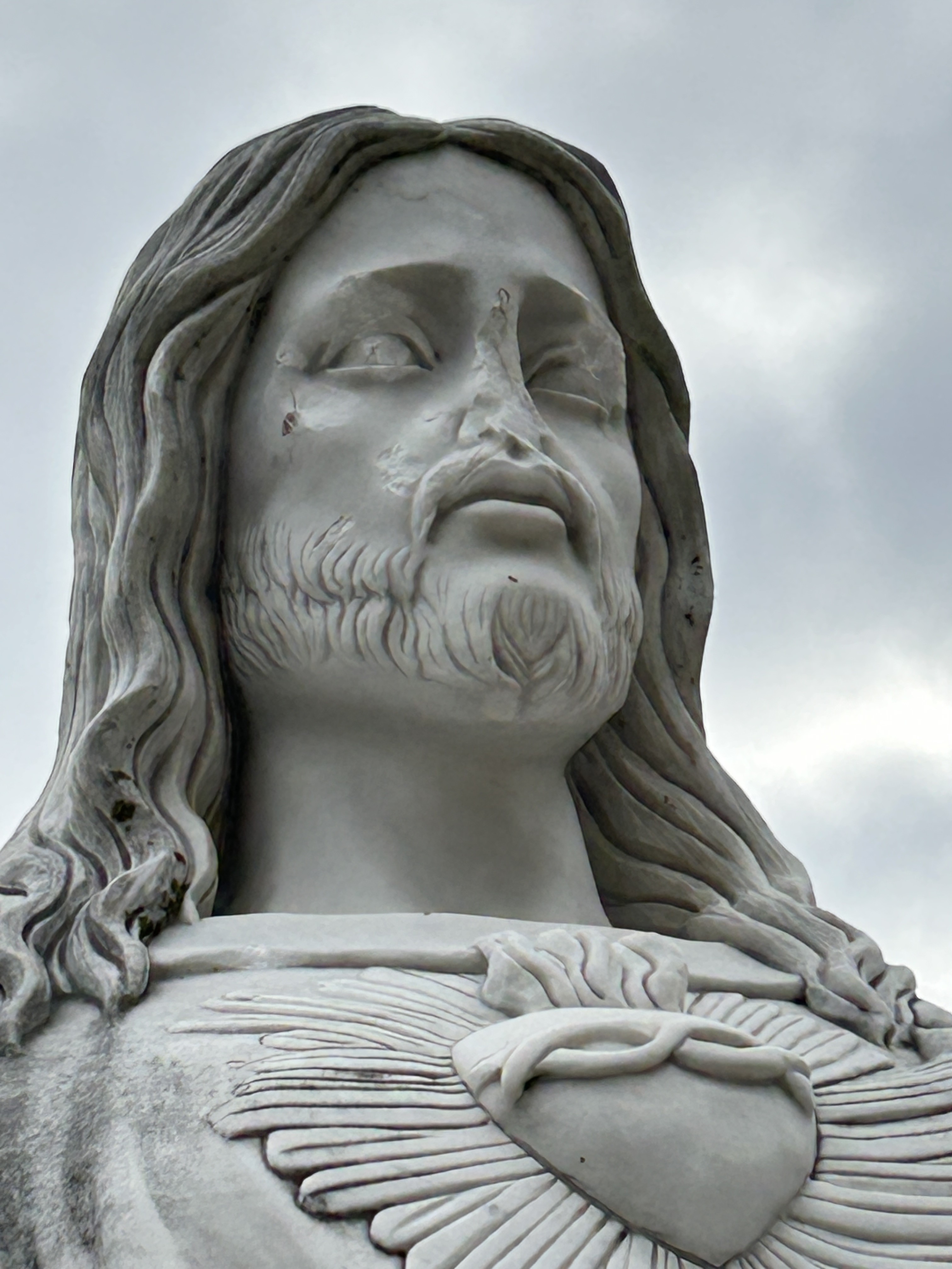 Sheriff's office investigating vandalism of Jesus statue at Tyler