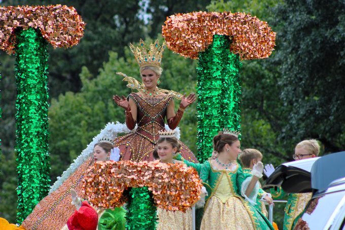 2025 Texas Rose Festival Parade brings literature, music and