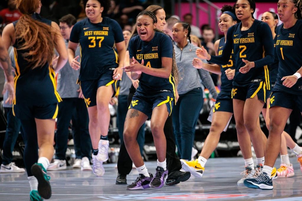 West Virginia bounces No.  1 TCU